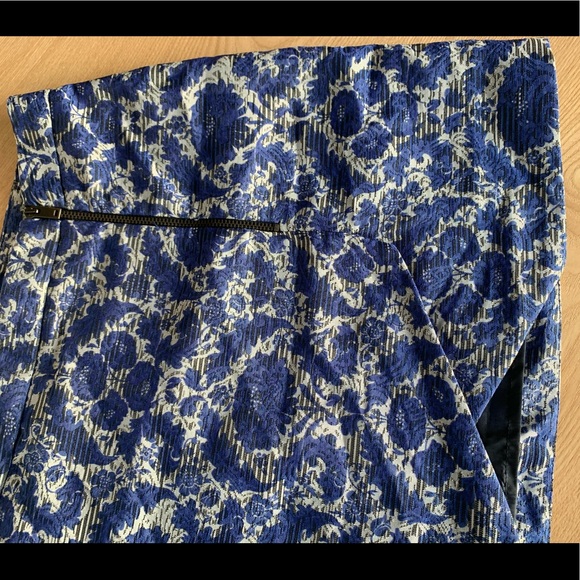 Brand New Floral Printed Mini Skirt - Picture 2 of 3